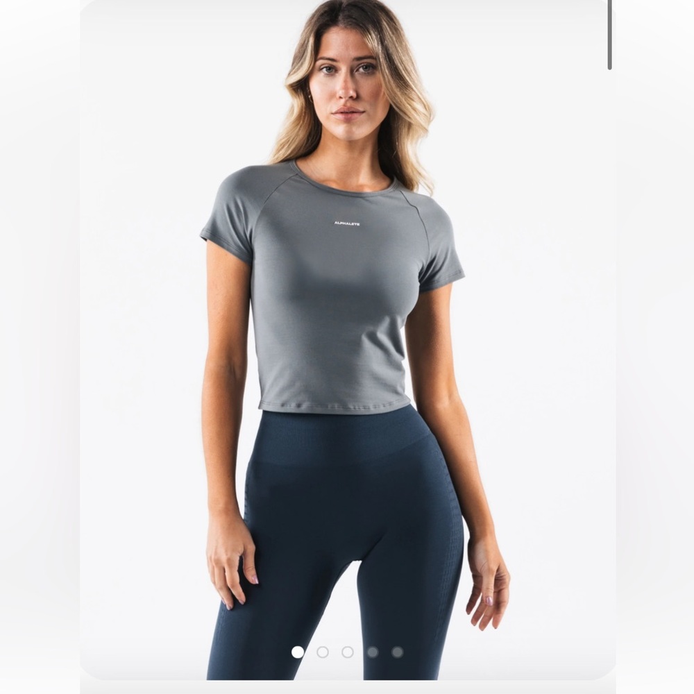 Alphalete BABY TEE Women's Performance Short Sleeve Tee